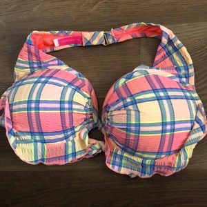 36D Victoria’s Secret swim too